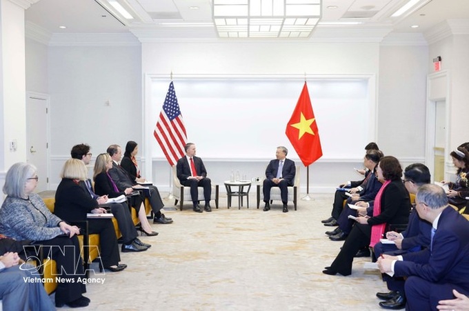 Vietnamese Party chief receives US Trade Representative - 2 Vietnamese Party chief receives US Trade Representative - 2