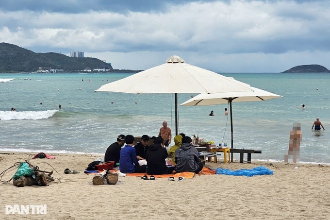 Missing student found dead at Nha Trang beach - 1
