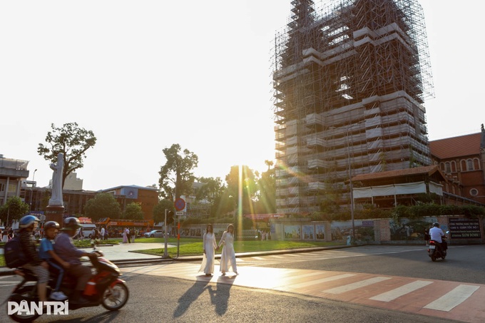 Saigon Notre-Dame Cathedral emerges after nearly a decade of restoration - 2 Saigon Notre-Dame Cathedral emerges after nearly a decade of restoration - 2