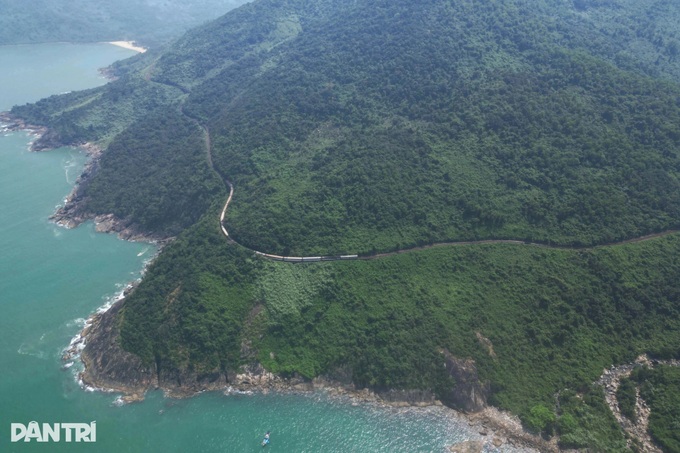 Hue-Danang tourist train upgraded for heritage route - 10