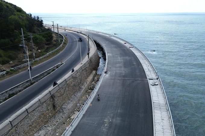 Winding coastal pass in HCM City draws visitors - 2 Winding coastal pass in HCM City draws visitors - 2