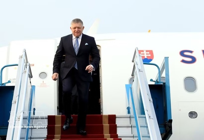 Slovak prime minister begins official visit to Vietnam - 1