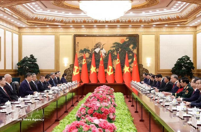 Vietnam, China leaders hold talks to deepen strategic ties - 1