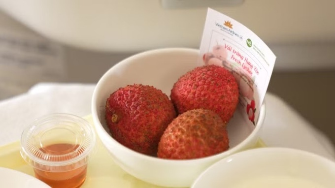 Vietnam Airlines serves Hung Yen lychees on international flights - 1