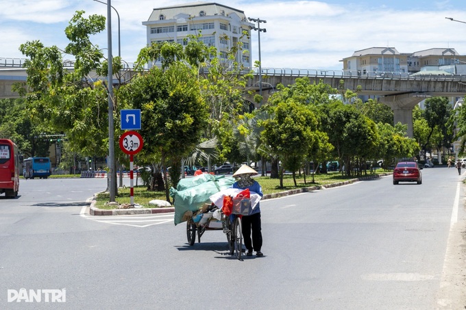 Hanoians struggle through extreme heat - 2