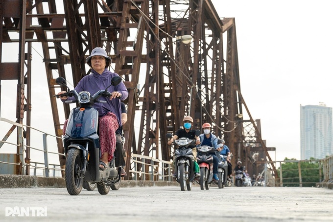Long Bien Bridge reopened after repairs - 5