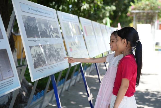 Danang exhibition showcases records on Hoang Sa, Truong Sa - 1 Danang exhibition showcases records on Hoang Sa, Truong Sa - 1