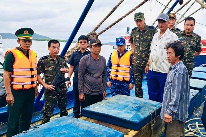 Fishing vessel carrying undocumented diesel seized off HCM City - 1