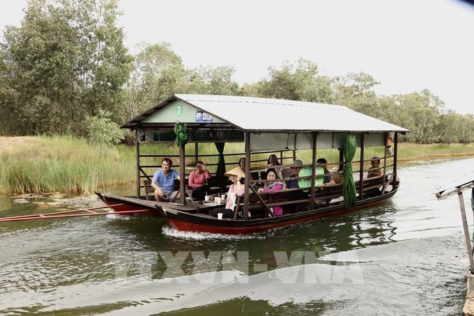 Tram Chim offers visitors Mekong wetlands experience - 6