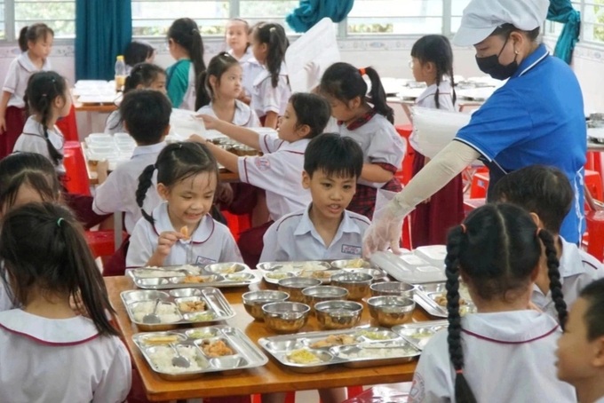 Hanoi plans AI cameras to monitor school kitchens - 1
