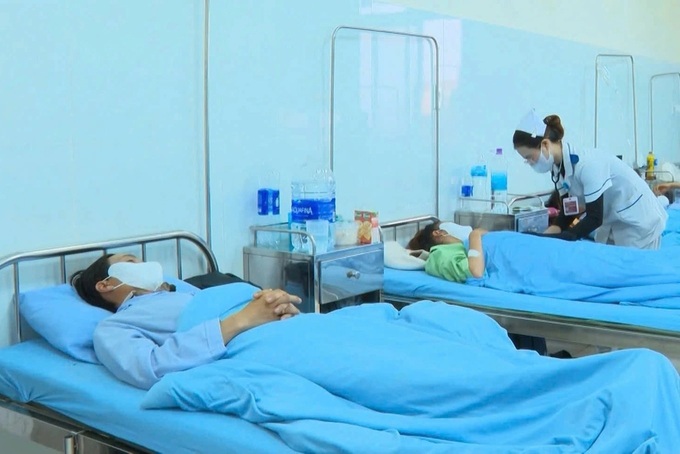 Vietnam probes banh mi food poisoning that hospitalised 84 - 1