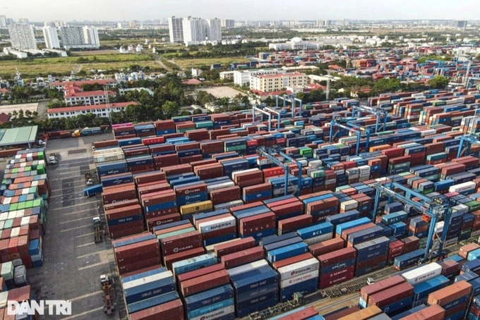 Vietnam's trade reaches nearly USD 660 billion in seven months - 1