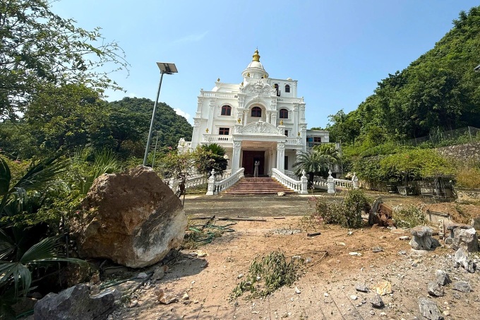 Ninh Binh halts mine blasting after boulders hit home - 1 Ninh Binh halts mine blasting after boulders hit home - 1