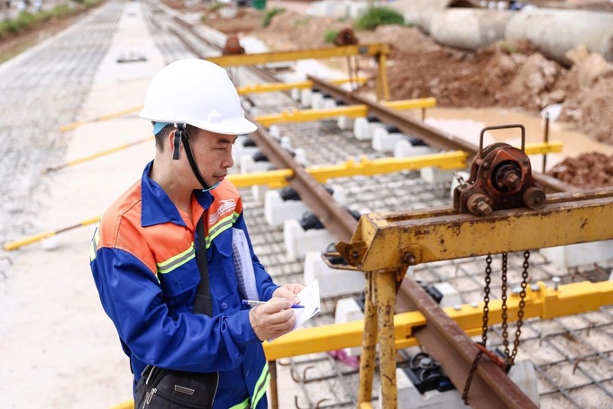 Phu Quoc LRT accelerates track installation ahead of 2027 trial runs - 1