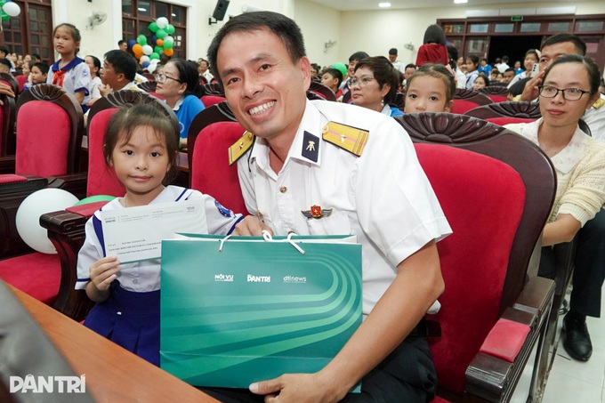 Mid-Autumn celebration brings cheer to naval families in Phu Quoc - 4 Mid-Autumn celebration brings cheer to naval families in Phu Quoc - 4