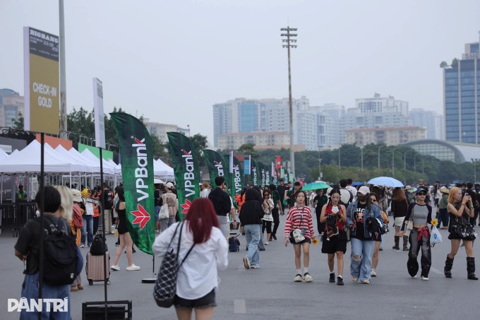 BIGBANG ticket resale prices skyrocket ahead of Hanoi concerts - 1
