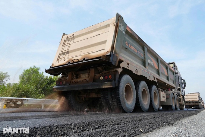 HCM City-Long Thanh Expressway to get 16,000 tonnes of imported asphalt - 1 HCM City-Long Thanh Expressway to get 16,000 tonnes of imported asphalt - 1