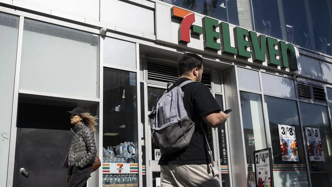 7-Eleven đóng hơn 400 cửa hàng, chuyện gì đang xảy ra? - 1