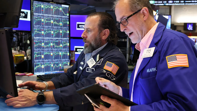 S&P 500 lấy lại "sắc xanh" trong năm 2025 - 1 S&P 500 lấy lại "sắc xanh" trong năm 2025 - 1