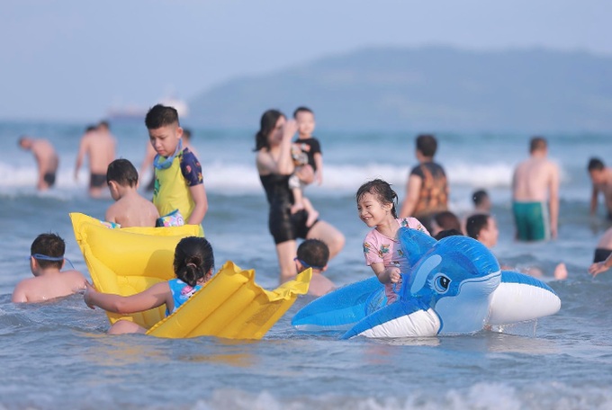 Du lịch hè: Doanh nghiệp “tung chiêu” giữ chân du khách - 1 Du lịch hè: Doanh nghiệp “tung chiêu” giữ chân du khách - 1