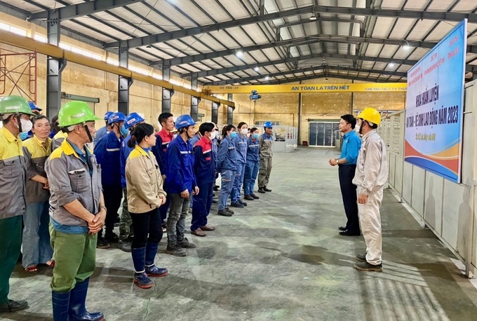 Lạng Sơn: Đảm bảo môi trường làm việc an toàn cho người lao động - 1 Lạng Sơn: Đảm bảo môi trường làm việc an toàn cho người lao động - 1