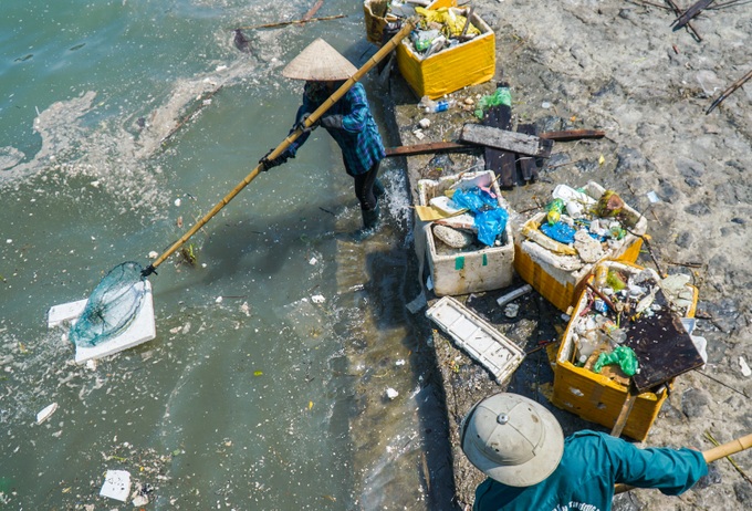 Rác thải nhựa đại dương: Sinh kế ngư dân vùng biển bị đe dọa - 1 Rác thải nhựa đại dương: Sinh kế ngư dân vùng biển bị đe dọa - 1