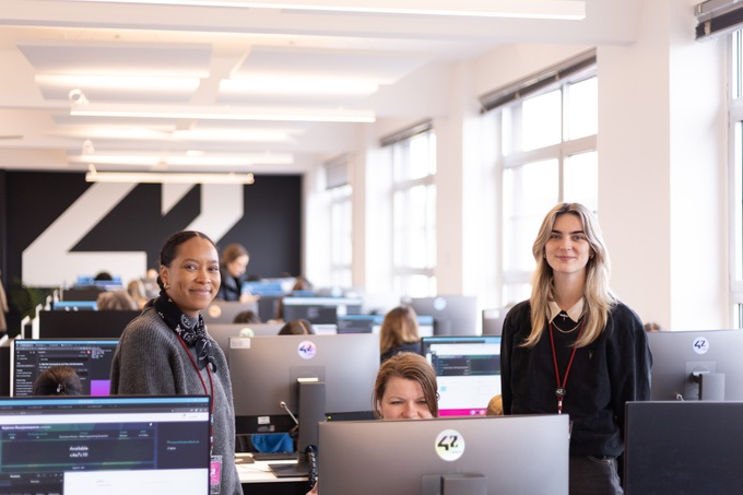 Trường 42 Berlin (Đức): Giúp phụ nữ tiến thân trong ngành công nghệ - 1