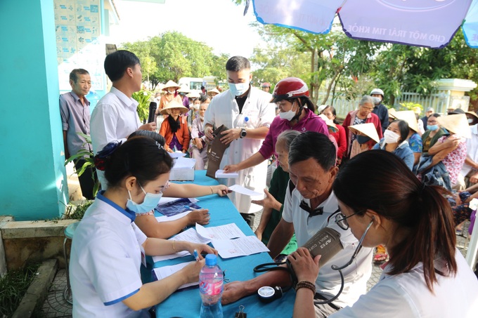 Hướng tới miễn viện phí toàn dân: Bắt đầu từ “lấp khoảng trống” BHYT - 1 Hướng tới miễn viện phí toàn dân: Bắt đầu từ “lấp khoảng trống” BHYT - 1