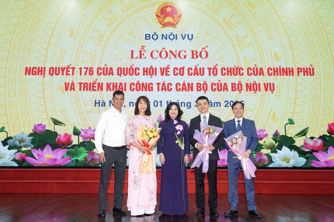 Hành trình 20 năm của niềm tin và tri thức - 3 Hành trình 20 năm của niềm tin và tri thức - 3