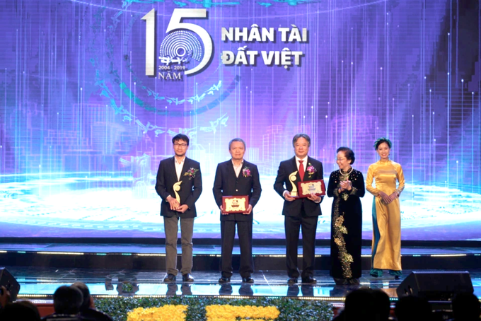 Hai “thương hiệu” đi trước thời đại của báo Dân trí - 2 Hai “thương hiệu” đi trước thời đại của báo Dân trí - 2