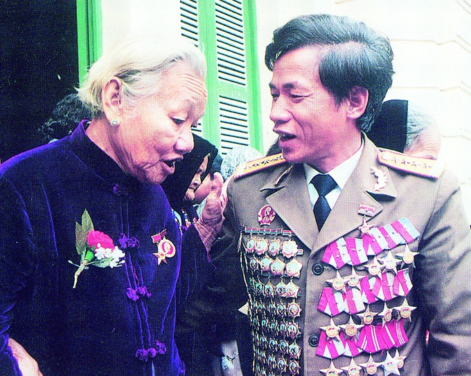 Người anh hùng làm Tổng biên tập - 3 Người anh hùng làm Tổng biên tập - 3