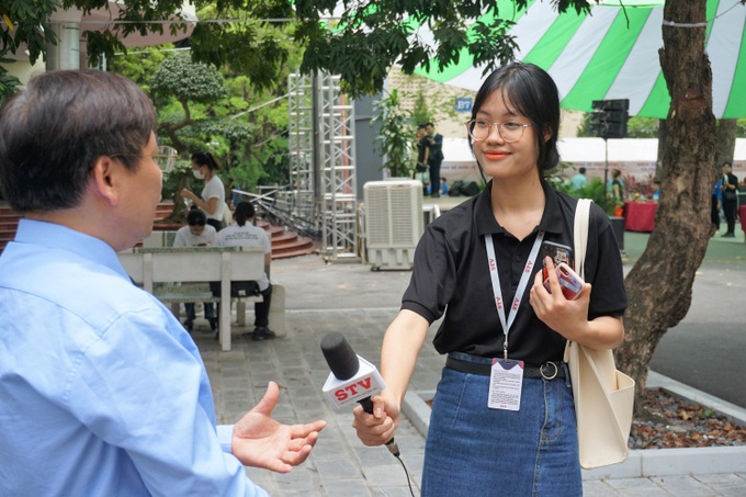 Tinh gọn cơ quan báo chí: Trường đại học và sinh viên chủ động thích ứng - 1 Tinh gọn cơ quan báo chí: Trường đại học và sinh viên chủ động thích ứng - 1