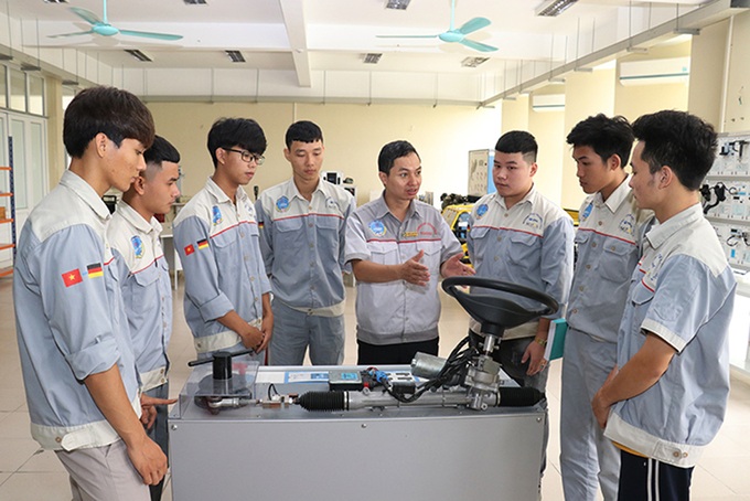 Trung học nghề - nhiều cơ hội học tập và việc làm cho học sinh - 1 Trung học nghề - nhiều cơ hội học tập và việc làm cho học sinh - 1