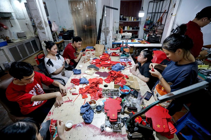 Tình yêu Tổ quốc của những “vầng trăng khuyết” - 1 Tình yêu Tổ quốc của những “vầng trăng khuyết” - 1