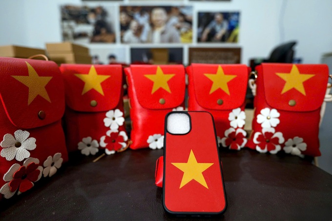 Tình yêu Tổ quốc của những “vầng trăng khuyết” - 3 Tình yêu Tổ quốc của những “vầng trăng khuyết” - 3