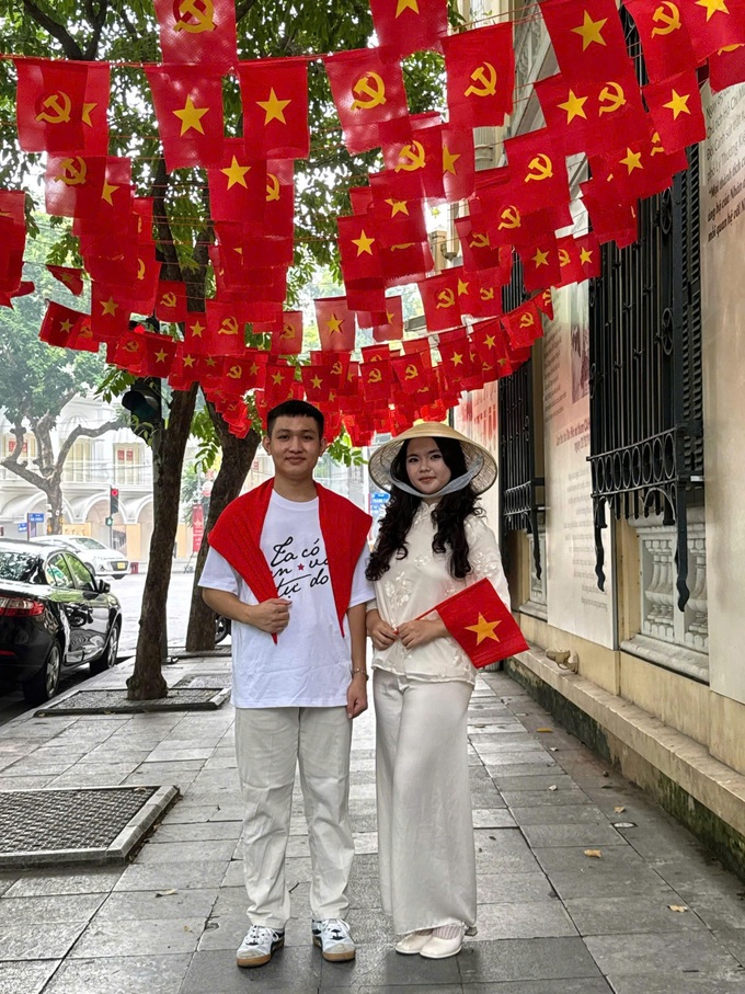 Gom sắc cờ cách mạng dưới trời thu Hà Nội - 4 Gom sắc cờ cách mạng dưới trời thu Hà Nội - 4