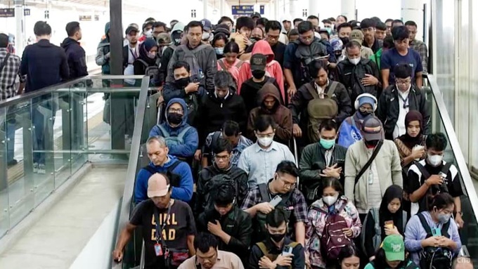Indonesia: Tìm cách giữ chân lao động giữa làn sóng “chảy máu chất xám” - 1