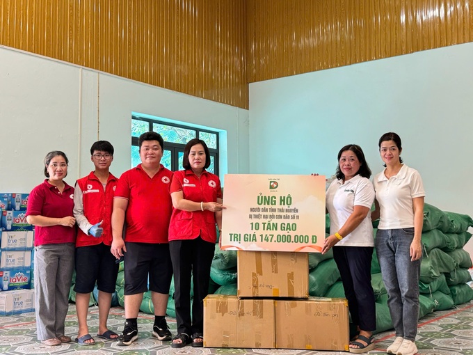 Bộ Nội vụ ủng hộ 1 tỷ đồng giúp đồng bào khắc phục hậu quả bão lũ - 2 Bộ Nội vụ ủng hộ 1 tỷ đồng giúp đồng bào khắc phục hậu quả bão lũ - 2
