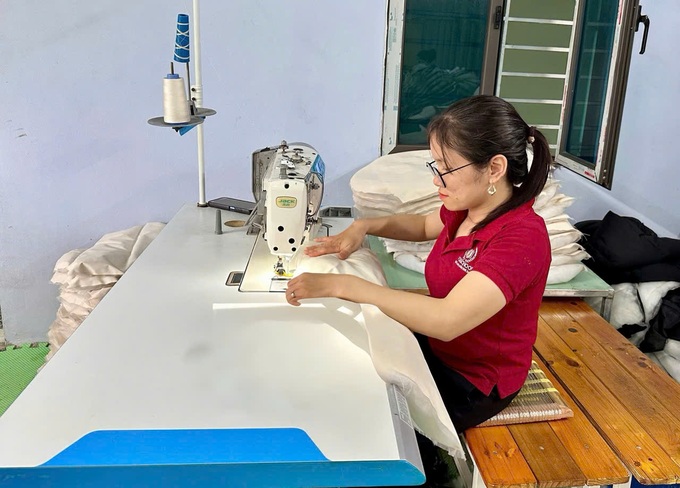 Những bông hoa khuyết và hành trình truyền cảm hứng - 2 Những bông hoa khuyết và hành trình truyền cảm hứng - 2