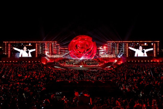 Sân khấu ca nhạc sôi động ngay từ đầu năm - 1