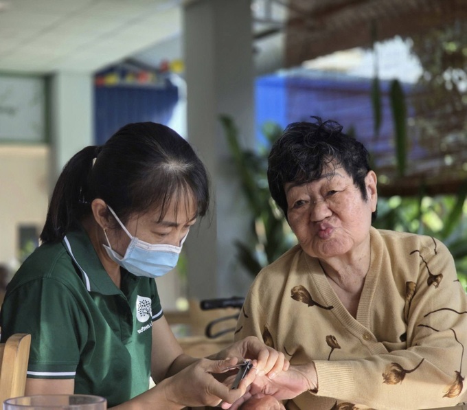 Khoảng trống nhân lực chăm sóc người cao tuổi - 1