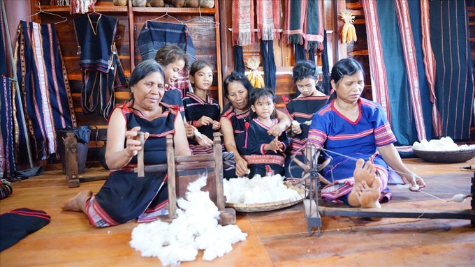 Bản làng “thức giấc” nhờ du lịch cộng đồng - 2