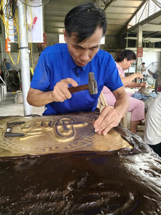 Giữ lửa nghề kim hoàn cổ - 2 Giữ lửa nghề kim hoàn cổ - 2