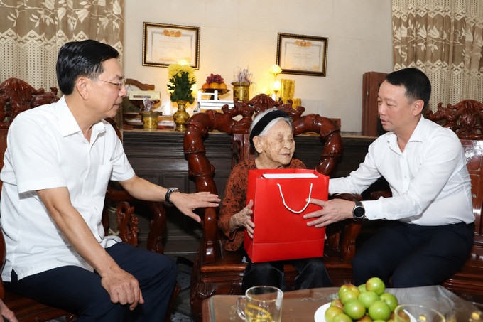 Hà Tĩnh tiếp nối hành trình tri ân - 1 Hà Tĩnh tiếp nối hành trình tri ân - 1