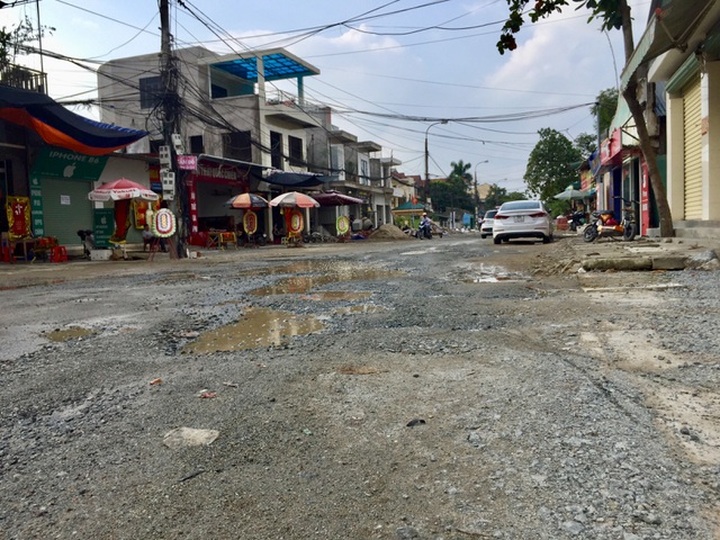 30 năm, 9 đời chủ tịch không làm nổi đoạn đường 592m tại Hà Tĩnh! - 2