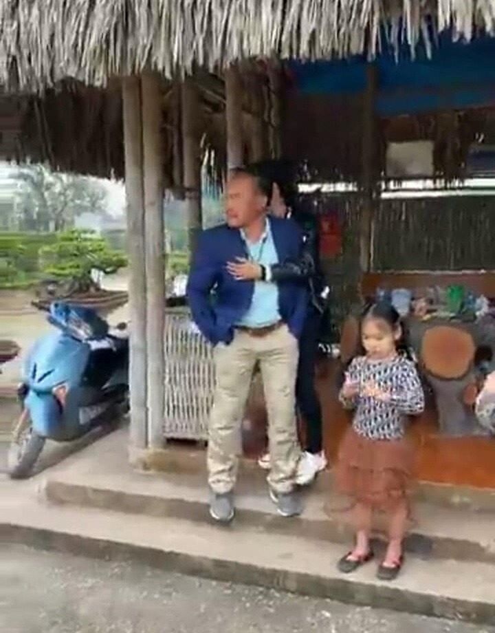 Bán cây sanh báu vật 16 tỷ đồng, đại gia Hà Nội bật khóc vì nuối tiếc - 2