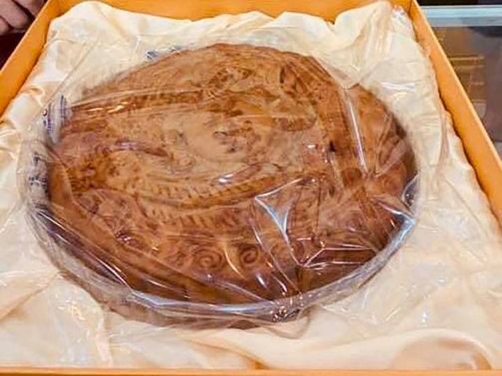 Bánh trung thu siêu to khổng lồ, nặng 4kg, cả nhà ăn không hết - 2