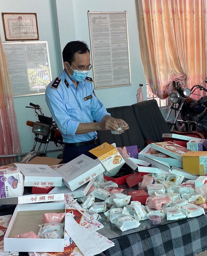 Báo động bánh trung thu không rõ nguồn gốc tràn ngập chợ mạng - 2