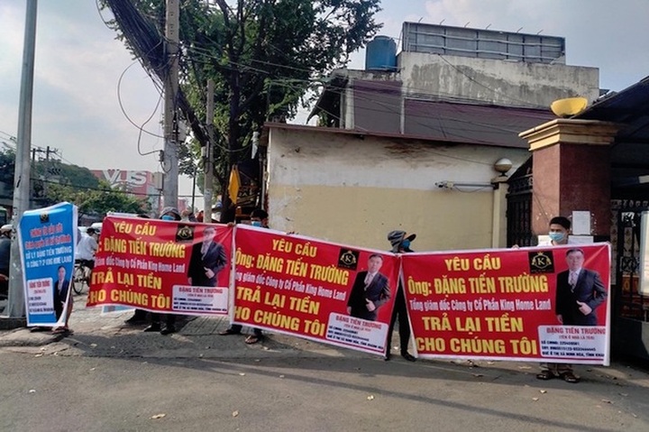 Bất động sản: Cần thanh lọc “con sâu làm rầu nồi canh” - 1