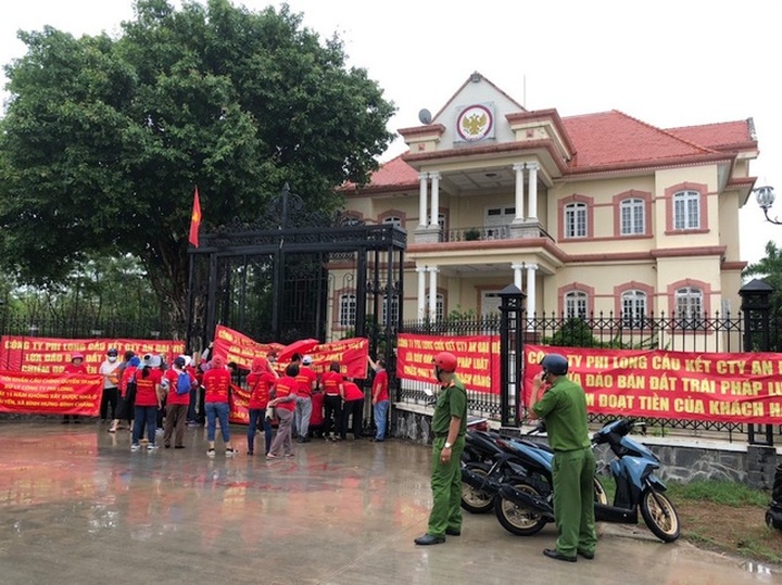 Bất động sản: Cần thanh lọc “con sâu làm rầu nồi canh” - 2